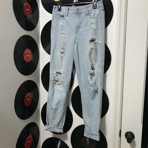 distressed hollister boyfriend jeans